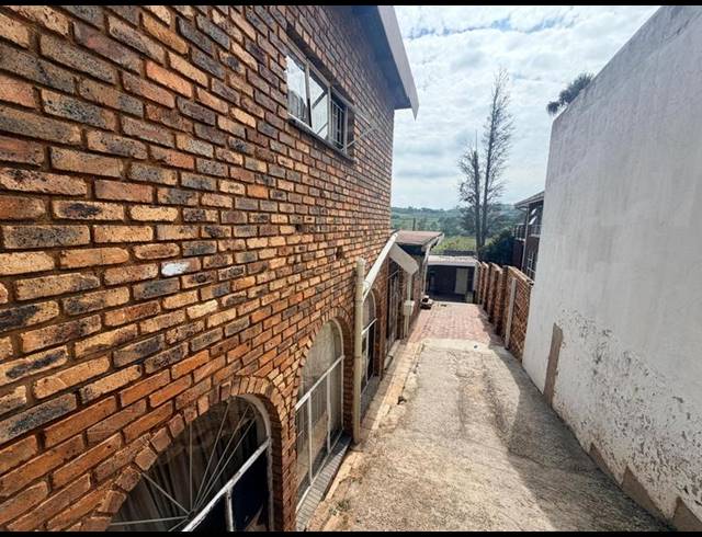 4 BEDROOM HOUSE FOR SALE IN LAUDIUM